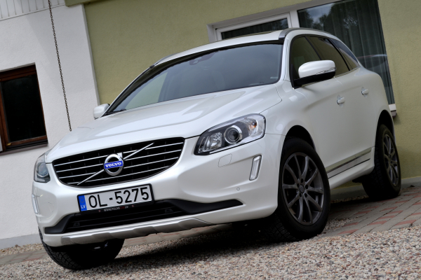 Volvo XC60 Summum D4