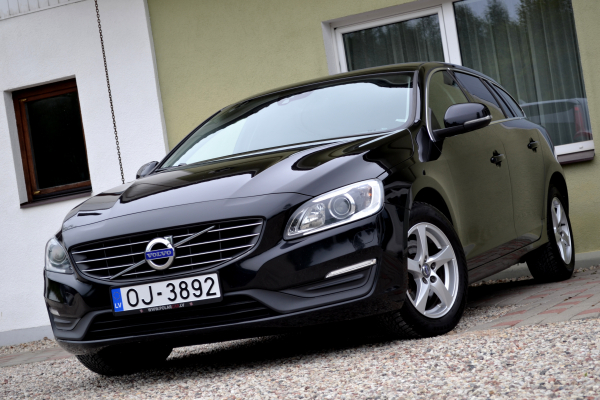 Volvo V60 Polar+ D2