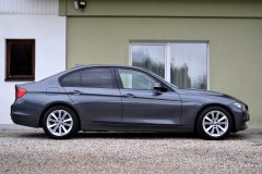 BMW 328i Sedan — papildu attēls