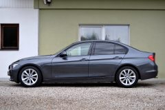 BMW 328i Sedan — papildu attēls