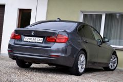 BMW 328i Sedan — papildu attēls
