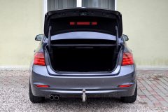 BMW 328i Sedan — papildu attēls
