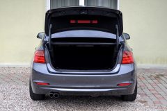 BMW 328i Sedan — papildu attēls