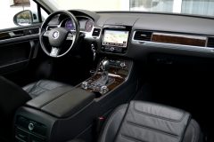 VW Touareg R-line 3.0 TDI — papildu attēls