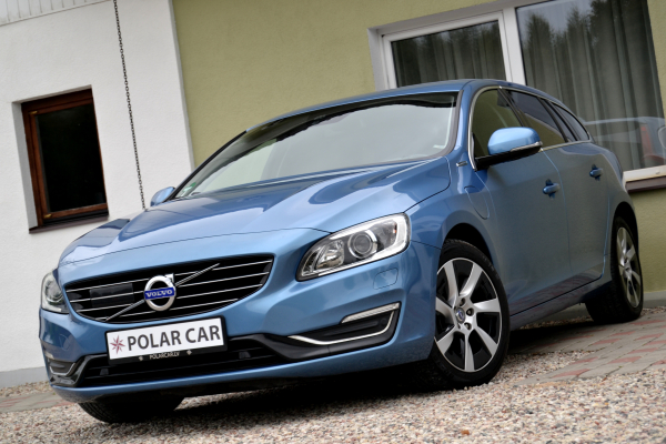 Volvo V60 AWD Plug-In-Hybrid D6