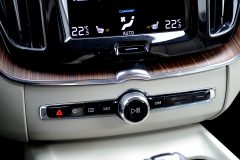 Volvo XC60 AWD Inscription D5 — papildu attēls