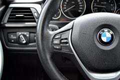 BMW 328i Sedan — papildu attēls