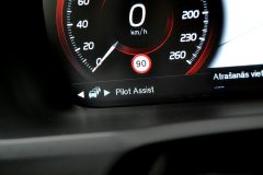Volvo XC90 Anniversary D4 — papildu attēls