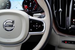 Volvo XC60 AWD Inscription D5 — papildu attēls