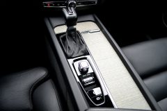 Volvo XC60 AWD Inscription D4 — papildu attēls