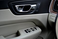 Volvo XC60 AWD Inscription D5 — papildu attēls