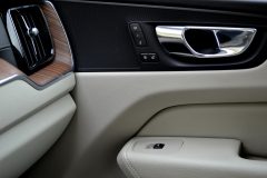 Volvo XC60 AWD Inscription D5 — papildu attēls