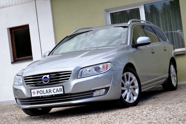 Volvo V70 Summum D4