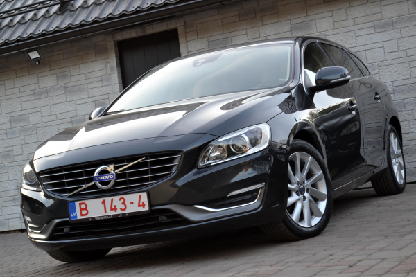 Volvo V60 Summum D4